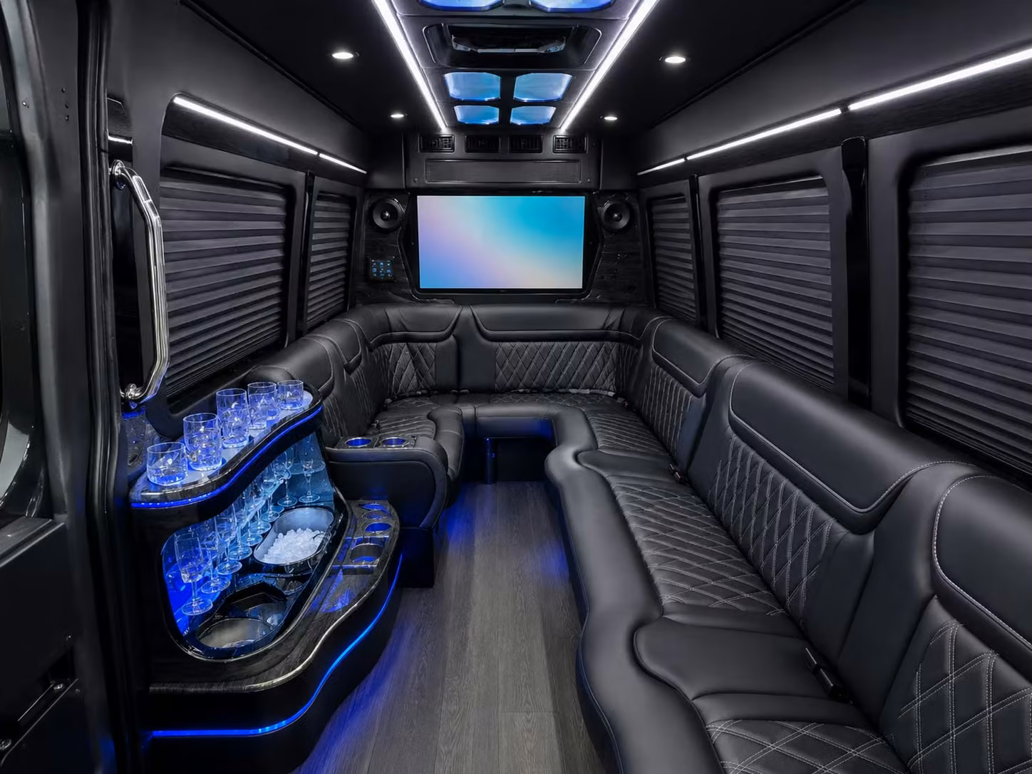 construction crew and worksite shuttle transportation in hesperia