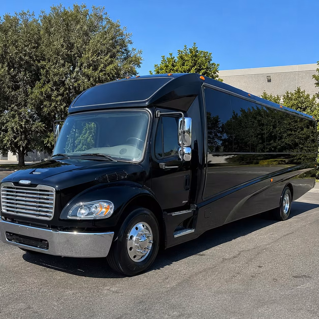 hesperia 28 passenger minibus rental